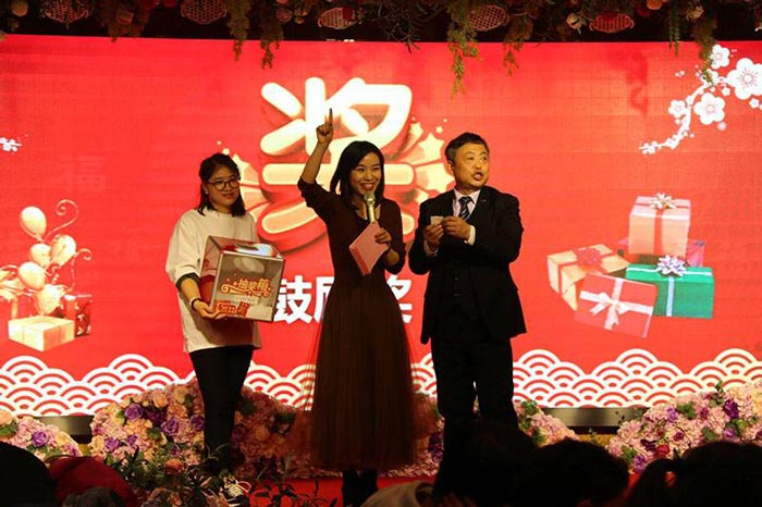 企業年會禮品選擇定制時需要注意的事項